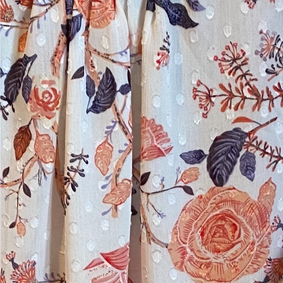 Gorgeous Floral Ruffle Sleeve Top size medium - Picture 4 of 4